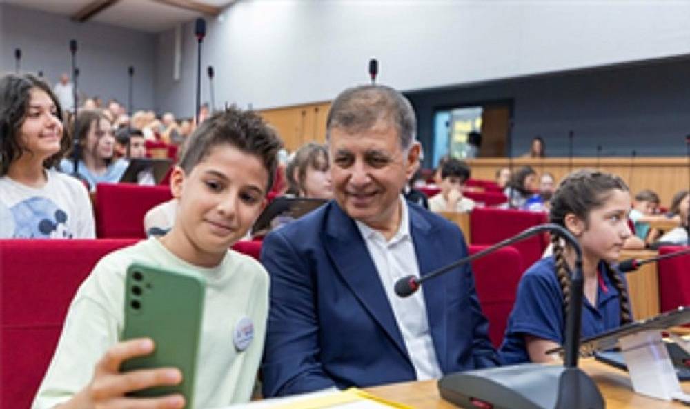 İzmir &Ccedil;ocuk Meclisi bir yıllık &ccedil;alışma d&ouml;nemini tamamladı