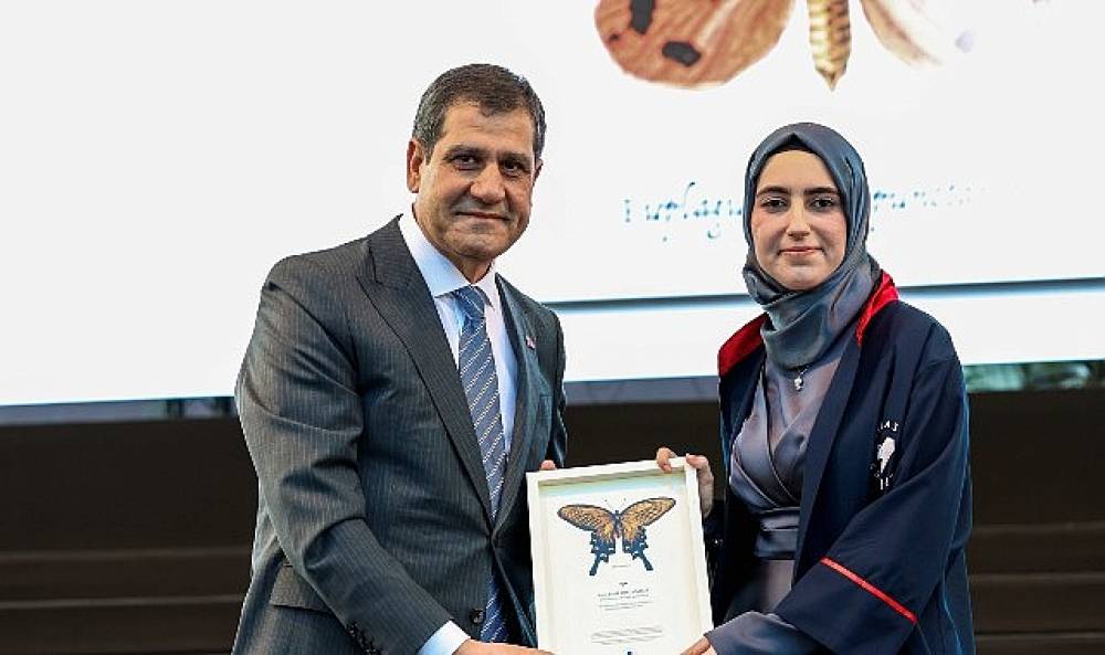 Atlas &Uuml;niversitesi'nde Mezuniyet Coşkusu