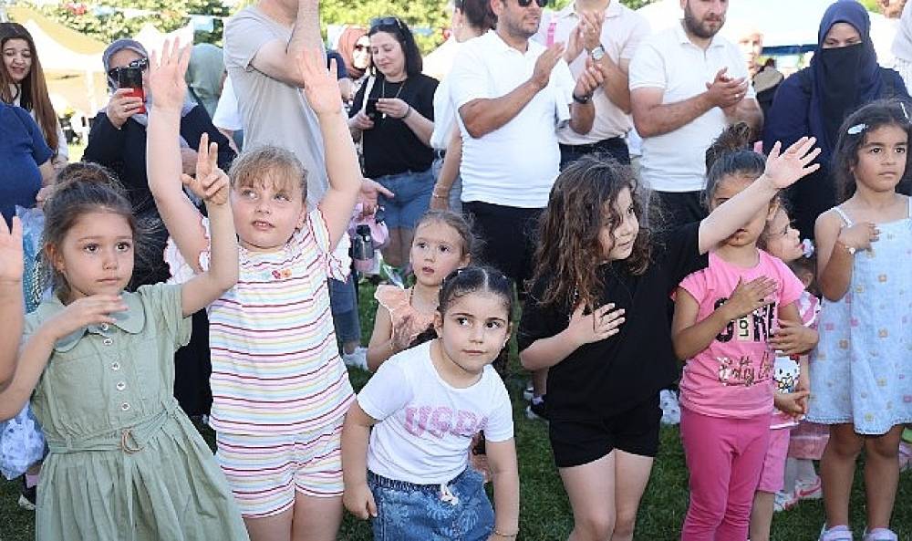 G&uuml;nd&uuml;z u&ccedil;urtma yaptılar akşam konserde buluştular