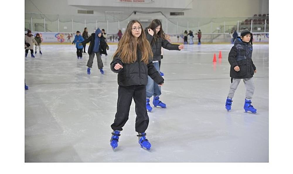 Başkan Dutlulu'dan &Ouml;ğrencilere Karne Hediyesi