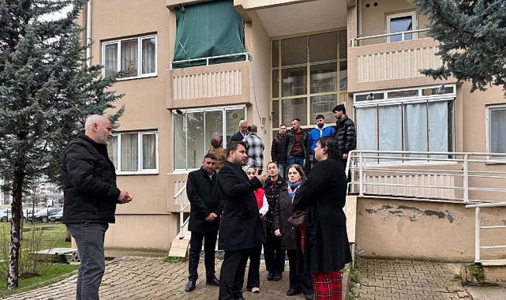 Başkan &Ccedil;ırpanoğlu'ndan Ramazan Bereketi: Kapı Kapı Dolaşıp G&ouml;n&uuml;lleri Fethetti