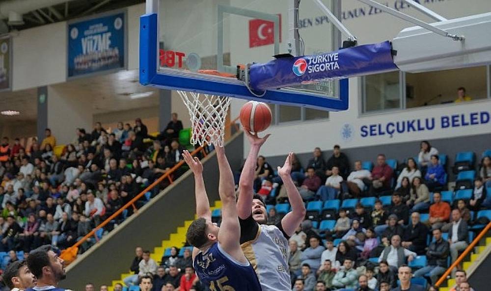 B&uuml;y&uuml;kşehir Evinde Yenilgiyi Unuttu