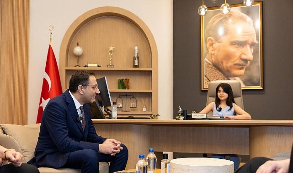 Bal&ccedil;ova'da Başkanlık Koltuğu Geleceğin Sahiplerine Emanet Edildi