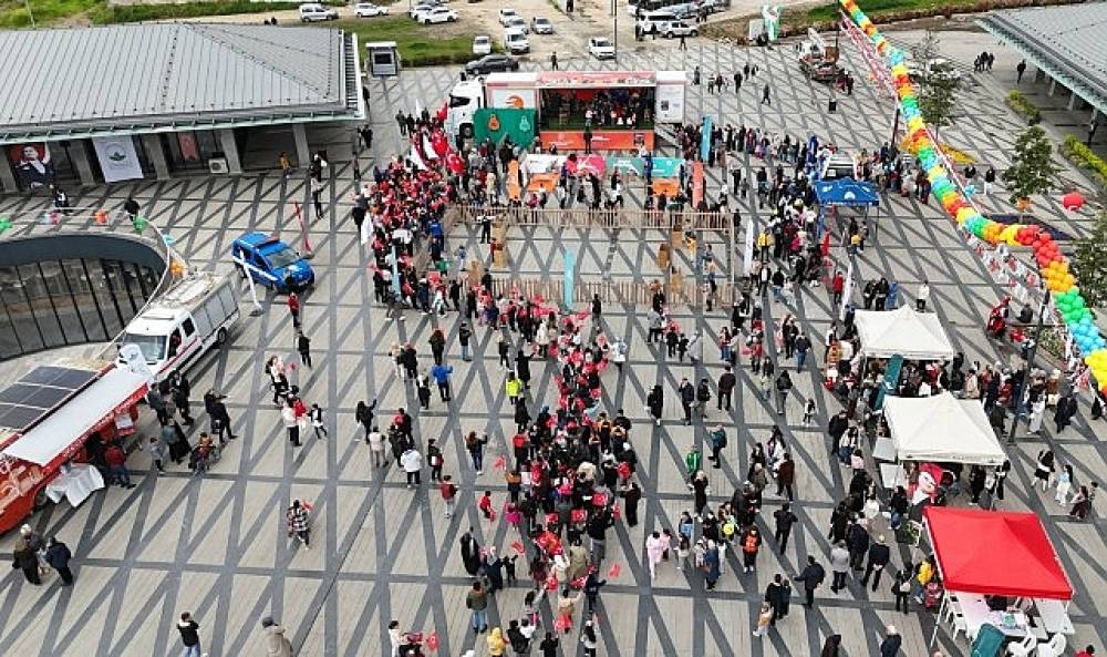 Osmangazi Belediyesi'nden &Ccedil;ocuklara 3 G&uuml;n S&uuml;recek Bayram Hediyesi
