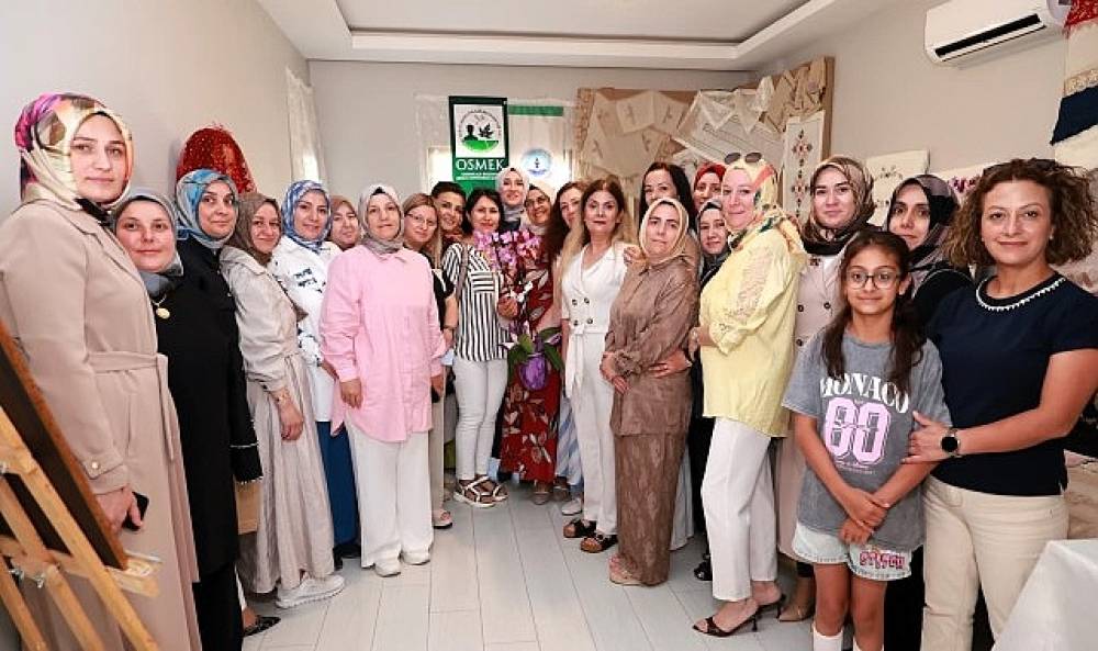 Osmangazi'de &Uuml;reten Kadınların 1 Yıllık Emekleri Sergiye &Ccedil;ıktı