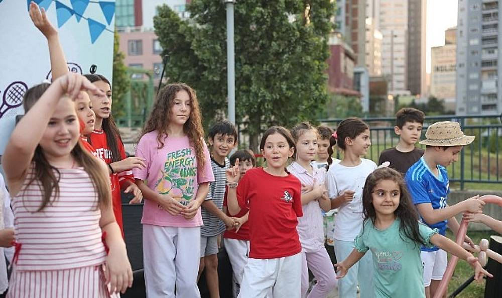 Doğanbey Mahallesi'nde Yaz Akşamı Şenliğe D&ouml;n&uuml;şt&uuml;