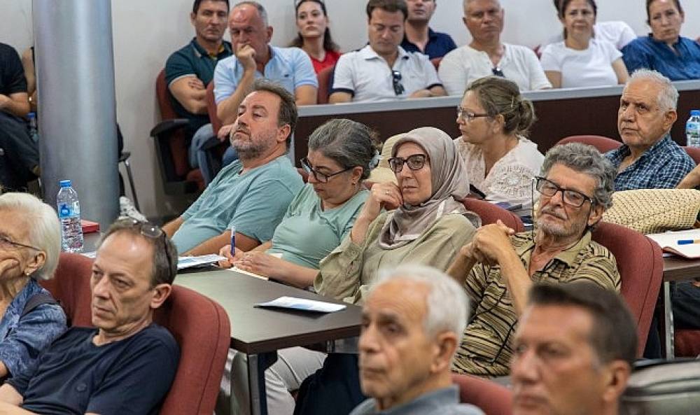 Karşıyaka'da kentsel d&ouml;n&uuml;ş&uuml;m zirvesi: Uzmanlar vatandaşlarla buluştu