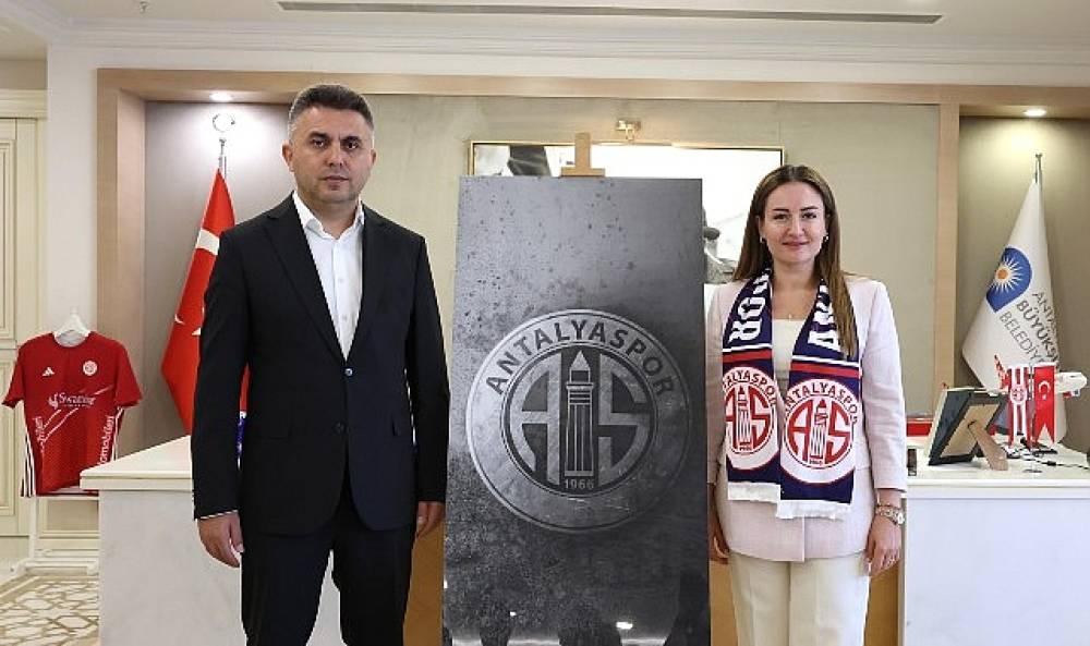 Başkan Vekili B&uuml;şra &Ouml;zdemir'e Antalyaspor y&ouml;netiminden teşekk&uuml;r ziyareti