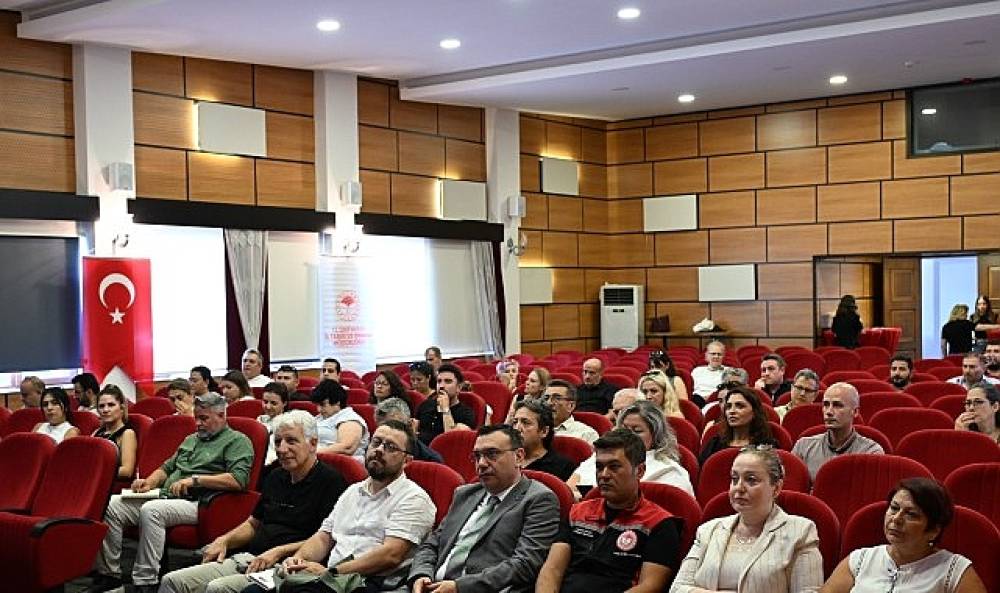 İzmir'de Su Zirvesi: Suyun Geleceği İ&ccedil;in Kritik Toplantılar Ger&ccedil;ekleştirildi
