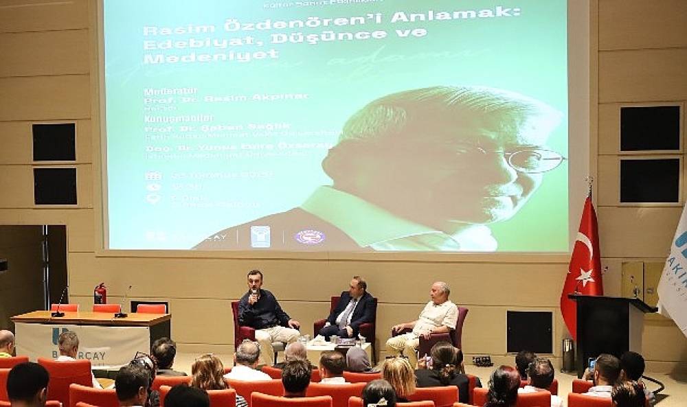 İzmir Bakır&ccedil;ay &Uuml;niversitesinde Rasim &Ouml;zden&ouml;ren Vefatının Yıl D&ouml;n&uuml;m&uuml;nde Anıldı