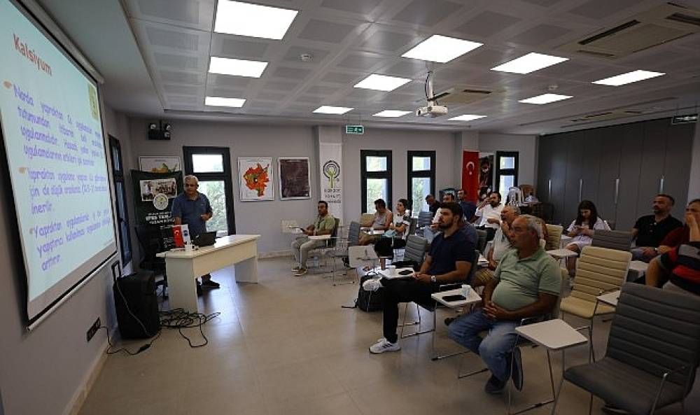 Efes Tarlası'nda Tarım Eğitimi Sürüyor