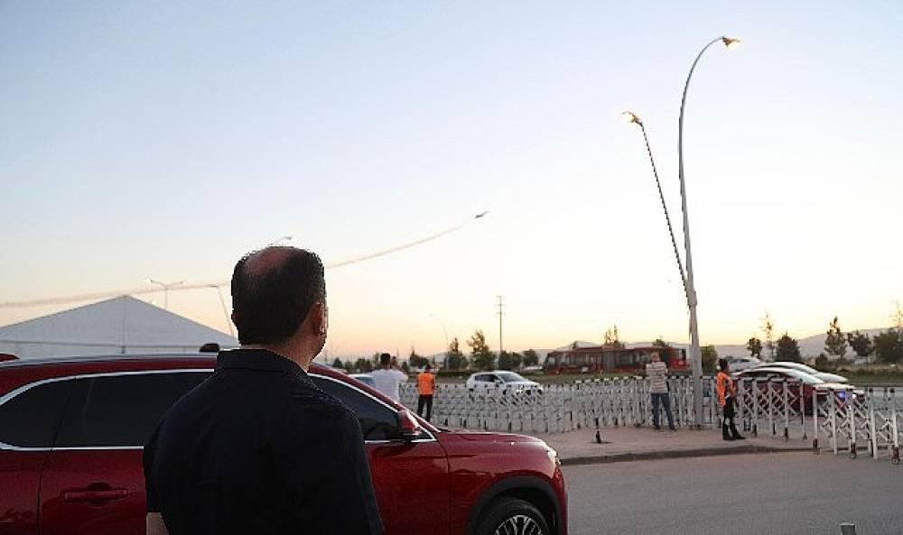 Başkan Altay, Konya Bilim Festivali'nde T&uuml;rk Yıldızları'nın Muhteşem G&ouml;sterisini Vatandaşla Birlikte İzledi
