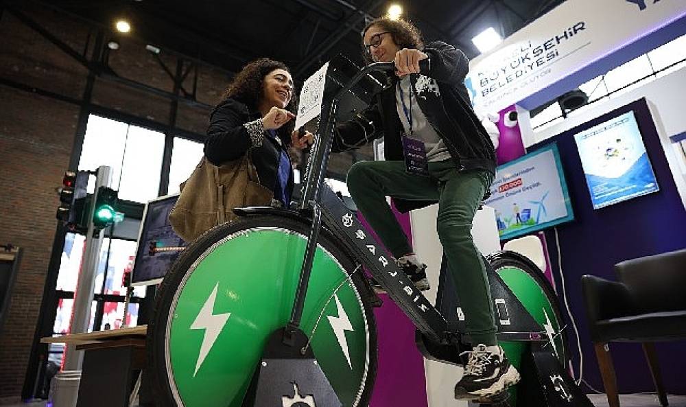 Bilişim ve teknolojinin nabzı bu fuarda attı