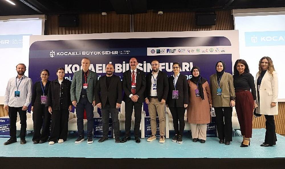 Bilişim Fuarı'nda geleceğin teknolojileri konuşuldu