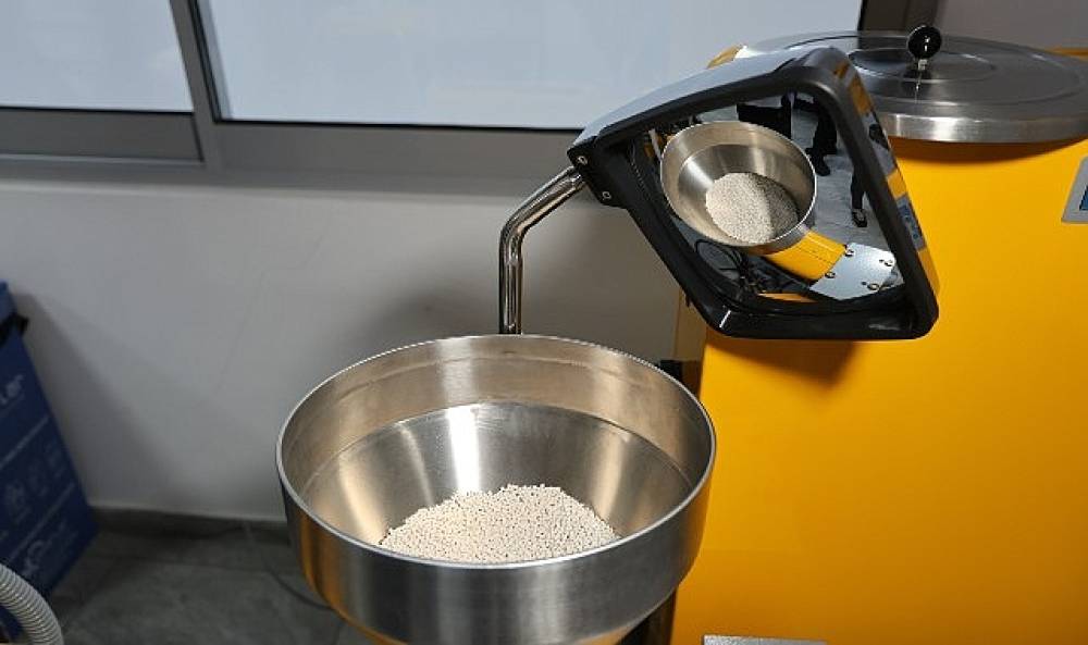  Yeni tek kullanımlık plastik d&uuml;zenlemesi sanayide d&ouml;n&uuml;ş&uuml;m&uuml; başlatıyor:  &ldquo;Doğru malzeme ayrımı yapılırsa biyoplastikler T&uuml;rkiye i&ccedil;in stratejik fırsat"