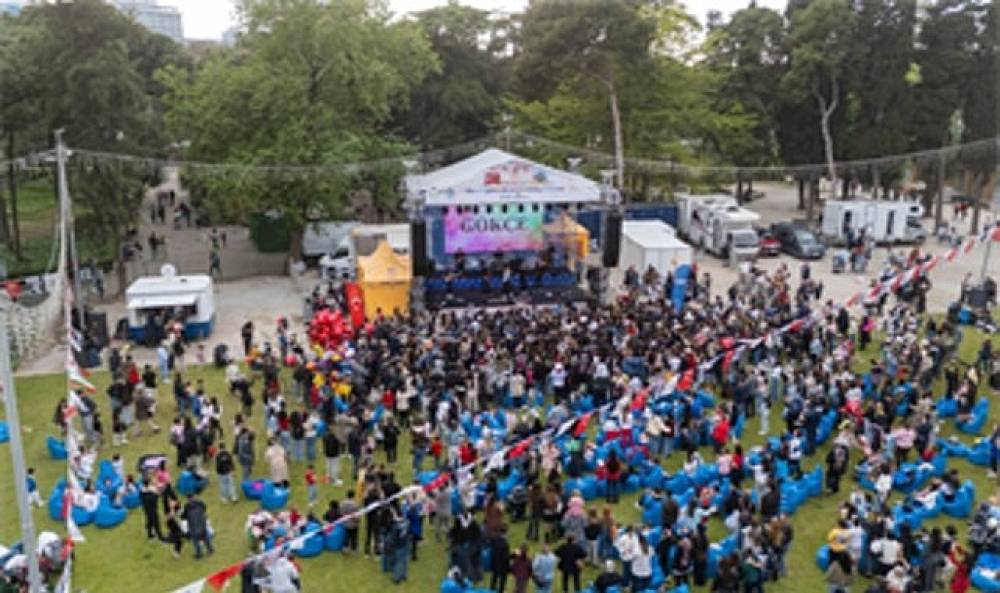 23 Nisan coşkusu İzmir'i sardı