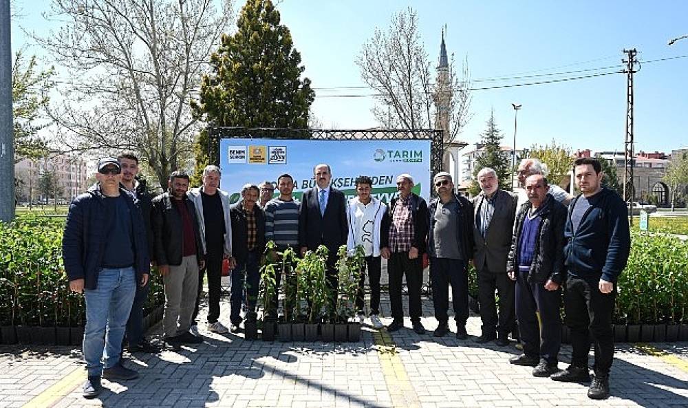 Başkan Altay: &ldquo;Bu Yıl &Ccedil;ift&ccedil;imize 31.420 Meyve Fidanı Desteğinde Bulunduk"