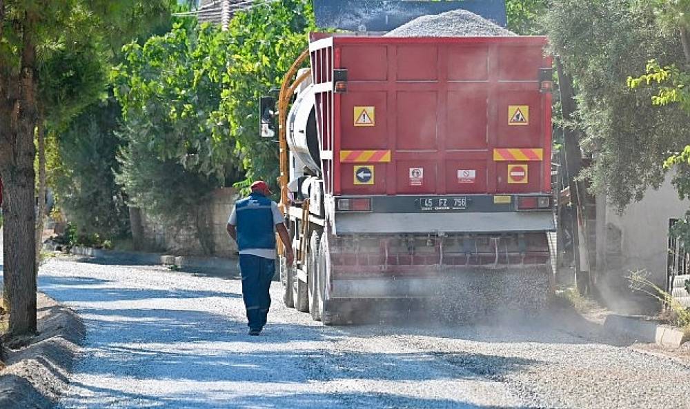 Manisa B&uuml;y&uuml;kşehir Alaşehir'de Yol Konforunu Artırıyor