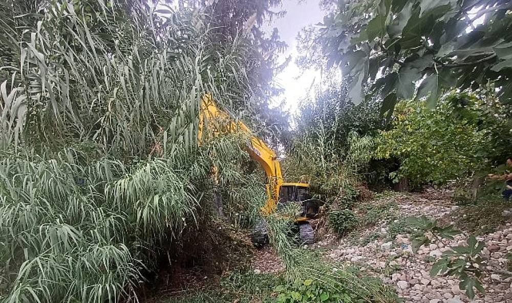 Kemer'de dere temizliği çalışmaları