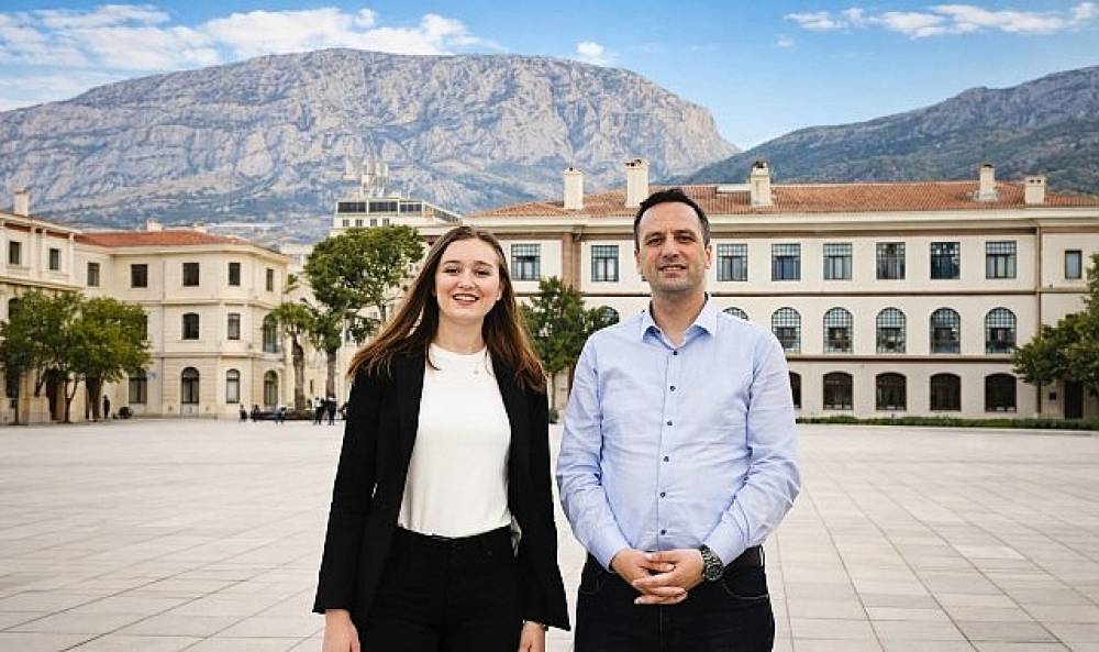 G&uuml;lşah Durbay'ın adı Bornova'da yaşayacak