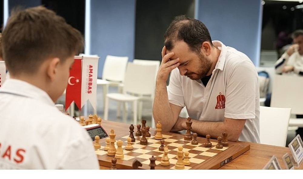 Gen&ccedil; Sporcular İstinye'de Satran&ccedil; Turnuvasında Buluştu