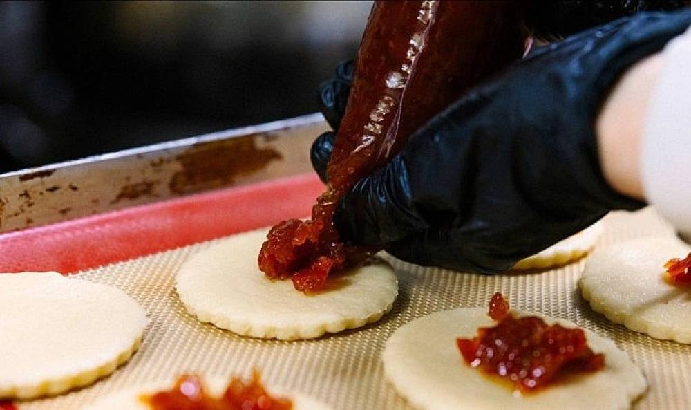 Dalında &Ccedil;&uuml;r&uuml;yen Değil, Sofraya Ulaşan Bereket: Bal&ccedil;ova Belediyesinden T&uuml;rkiye'ye &ouml;rnek bir Dayanışma Hik&acirc;yesi