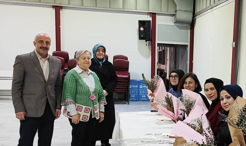 G&ouml;lc&uuml;k'te Sanat &Ccedil;i&ccedil;ek A&ccedil;tı