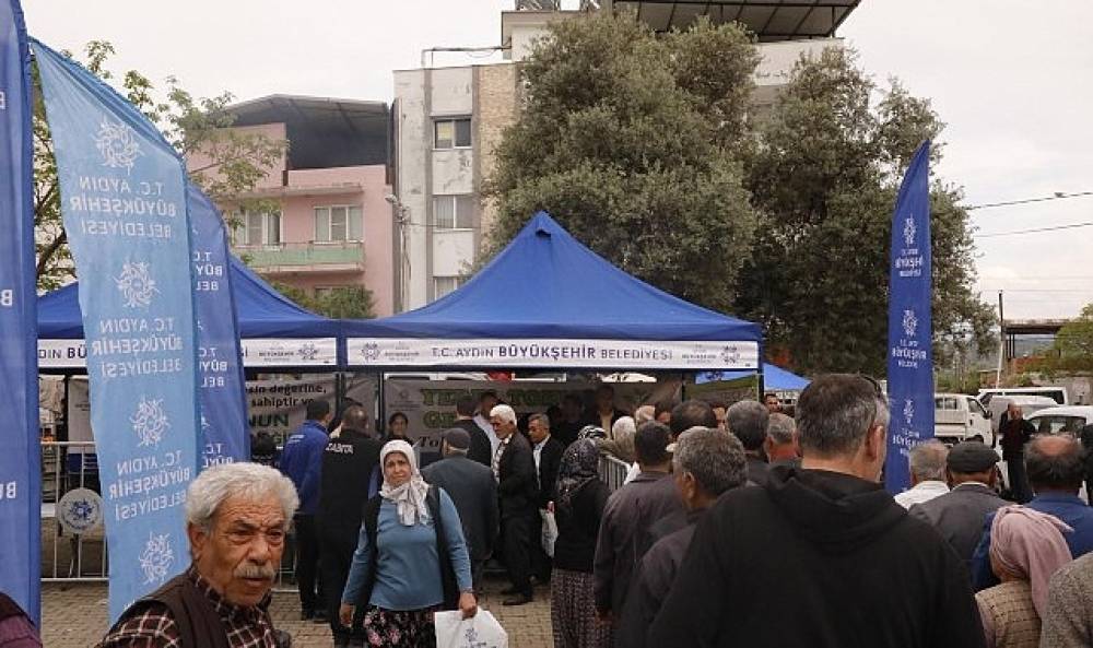 Başkan &Ccedil;er&ccedil;ioğlu'nun &Ouml;nc&uuml;l&uuml;ğ&uuml;nde Ata Tohumlarından &Uuml;retilen Fideler Aydınlılara Ulaştırılıyor