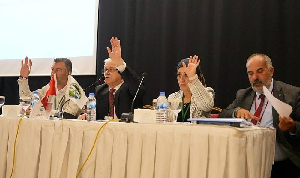 Başkan Deveciler, T.C. &Ccedil;evreci Belediyeler Birliği Başkanlığına Yeniden Se&ccedil;ildi