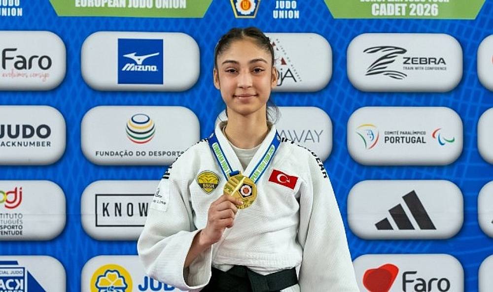 Konya B&uuml;y&uuml;kşehirli Judocu Havva Sena Tokmak, Avrupa Şampiyonu Olarak Bayram Sevinci Yaşattı