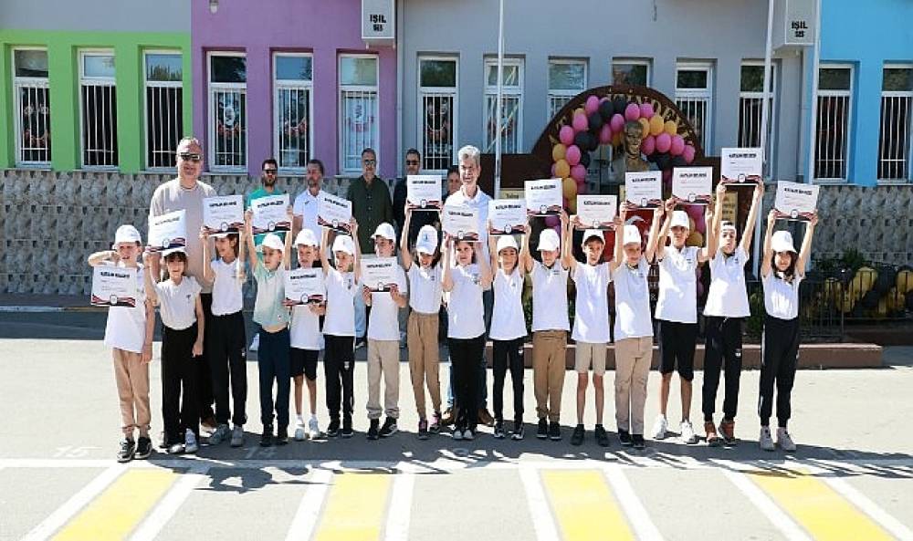 Geleceğin Şampiyon Tenis&ccedil;ileri Osmangazi'de Yetişiyor