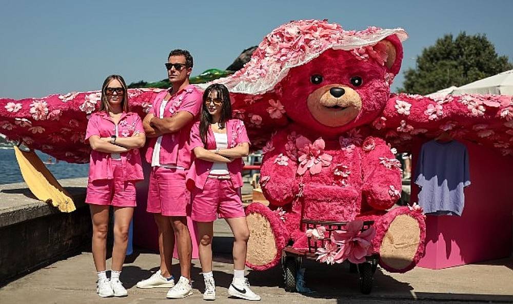 Red Bull U&ccedil;uş G&uuml;n&uuml;'nde Yumoş Airlines &Uuml;nl&uuml; İsimlerle İlk ve Tek U&ccedil;uşunu Ger&ccedil;ekleştirdi