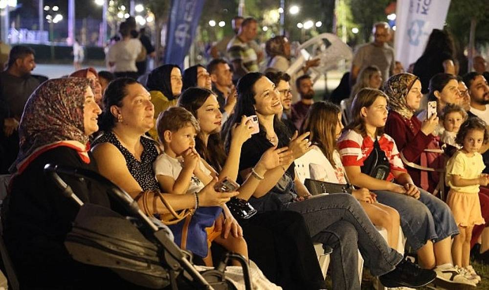 Fuar Park'ta kulakların pası silindi