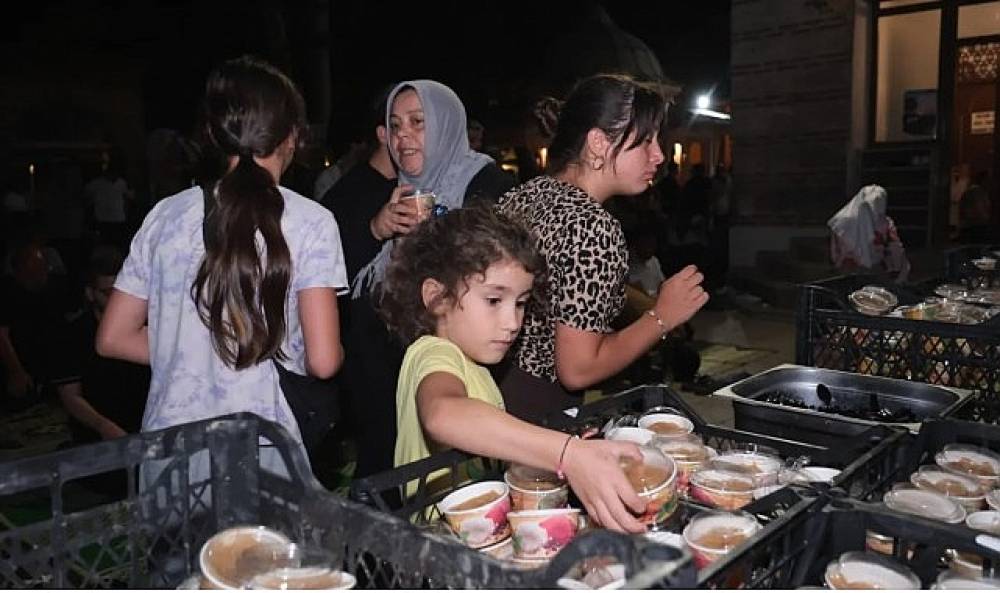 İneg&ouml;l Belediyesi'nin Helva Geleneği Mevlid Kandilinde De Devam Etti
