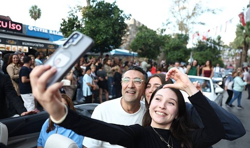 Antalya Altın Portakal Film Festivali'nde geleneksel kortej coşkusu