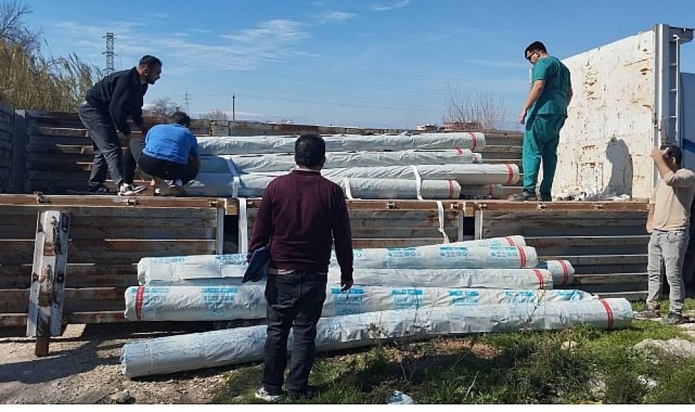  B&uuml;y&uuml;kşehir Belediyesi'nden &uuml;reticiye sera naylonu desteği 