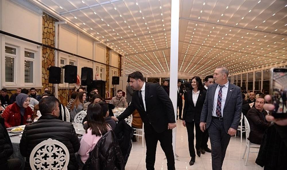 Başkan &Ccedil;ırpanoğlu Personelle İftar Sofrasında Buluştu