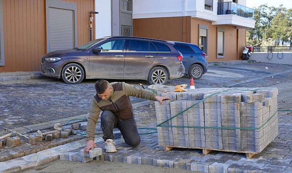 Burhaniye Belediyesi Fen İşleri M&uuml;d&uuml;rl&uuml;ğ&uuml; &Ccedil;alışmalarını Aralıksız S&uuml;rd&uuml;r&uuml;yor