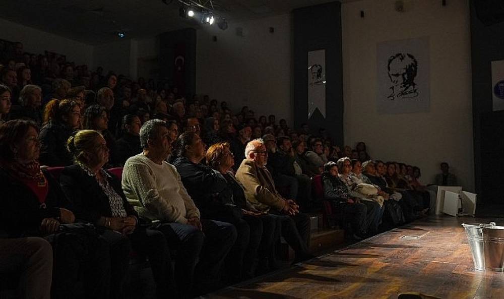 &ldquo;Yaralarım Aşktandır" Didim'de B&uuml;y&uuml;k İlgiyle Karşılandı