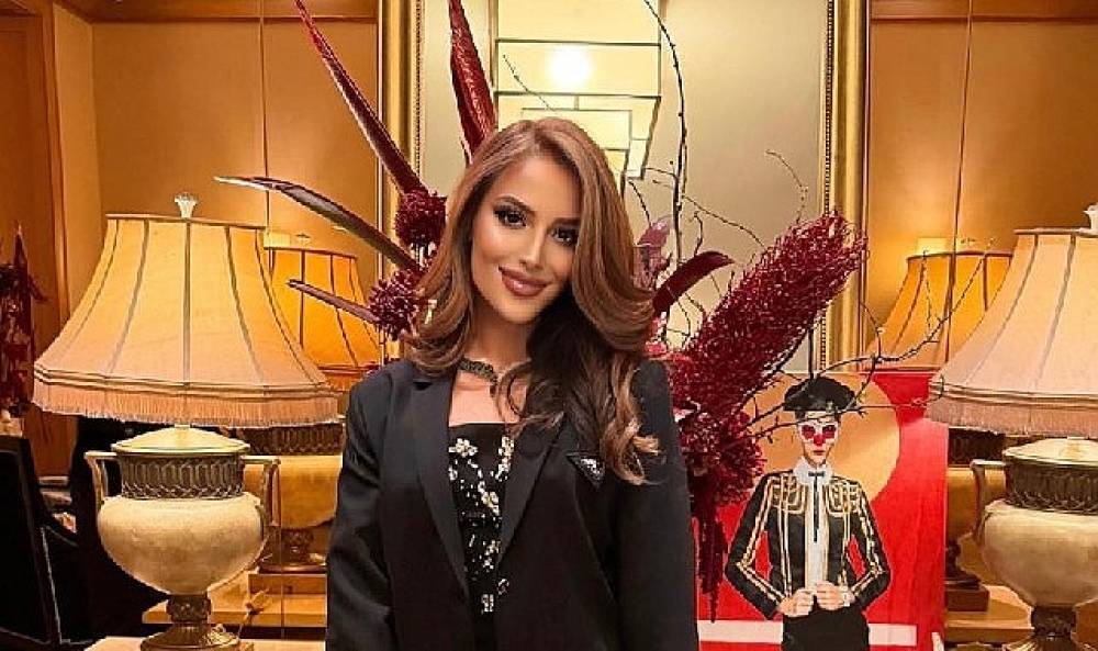 Melisa &Ouml;zmen, Divan Otel'deki yardım gecesine desteğiyle alkış aldı