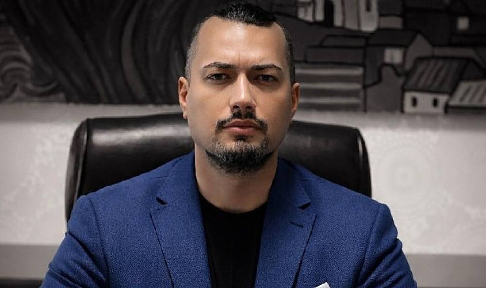 Atakan Taşur T&uuml;rkiye'den T&uuml;rk D&uuml;nyasına uzanan başarı hikayesiyle dikkat &ccedil;ekiyor