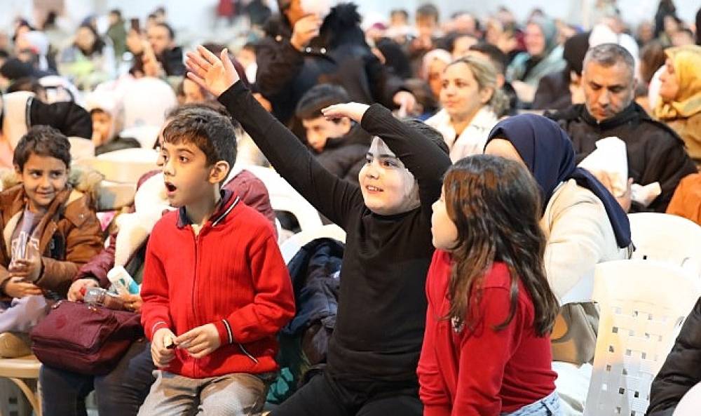 B&uuml;y&uuml;kşehir'in İzmit'teki kardeşlik sofrası dolup taşıyor