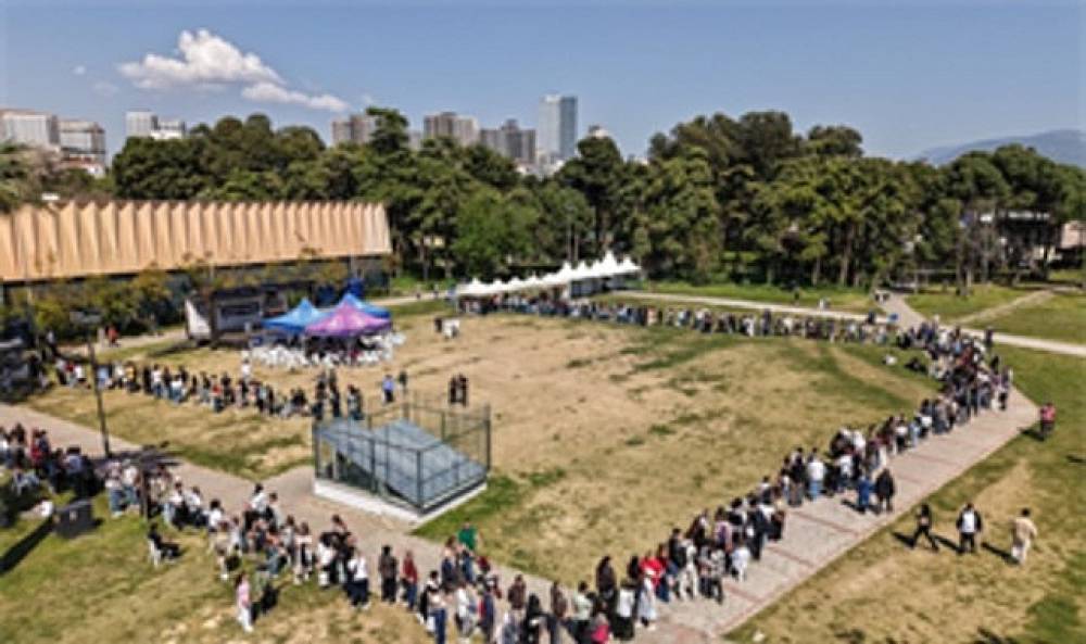 İzmir'de edebiyatın kalbi K&uuml;lt&uuml;rpark'ta attı 