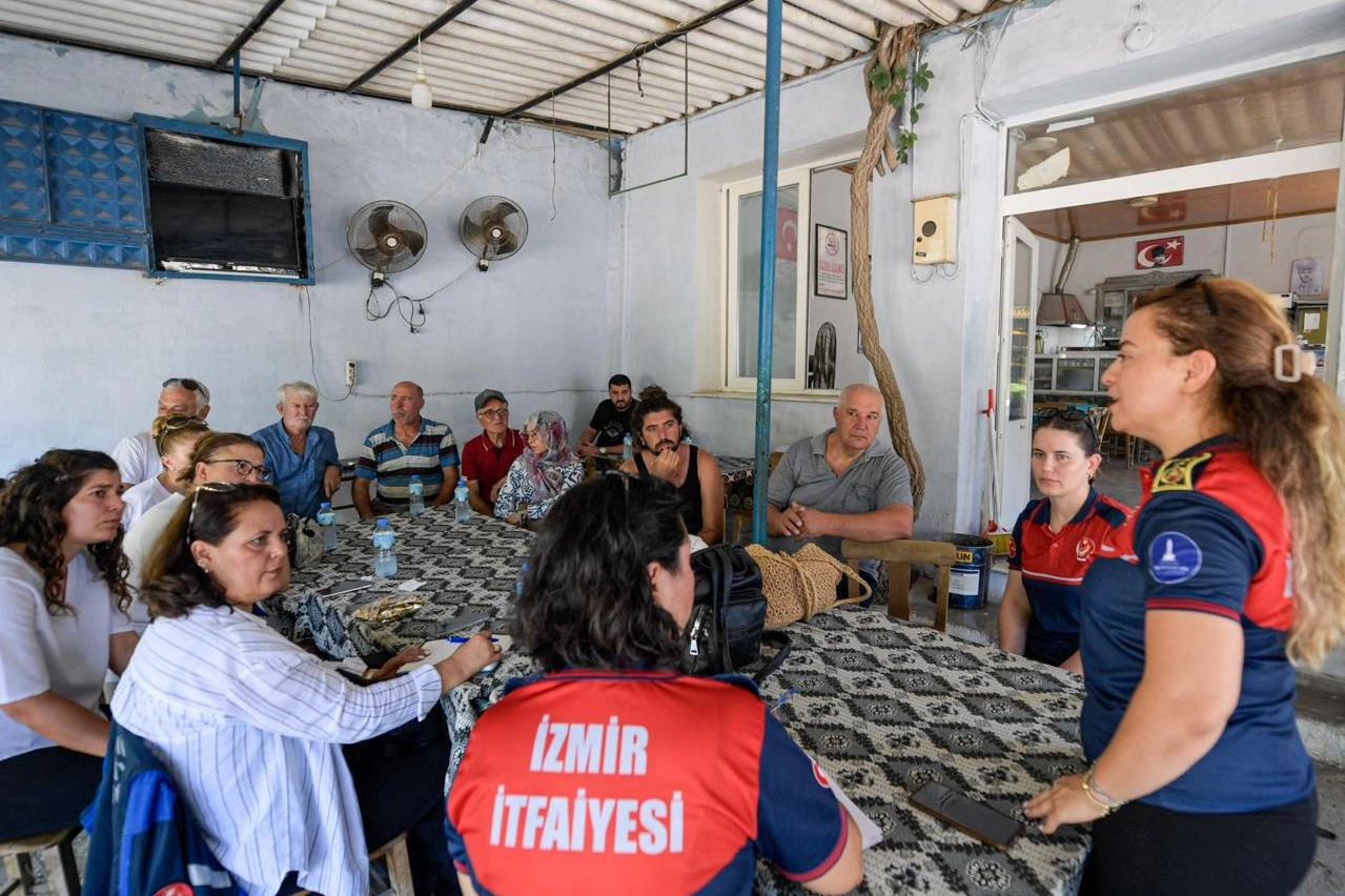 Tankerler Yangınların Önünü Kesiyor