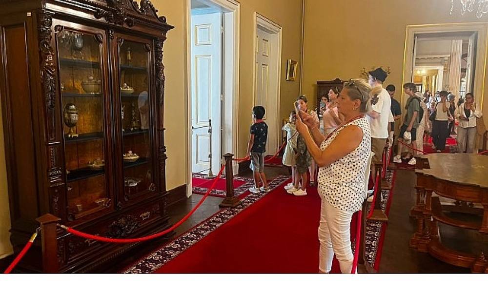Maltepelilerden &ldquo;Dolmabah&ccedil;e Sarayı"na ziyaret