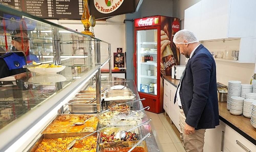 Maltepe'de gıda denetimleri sürüyor