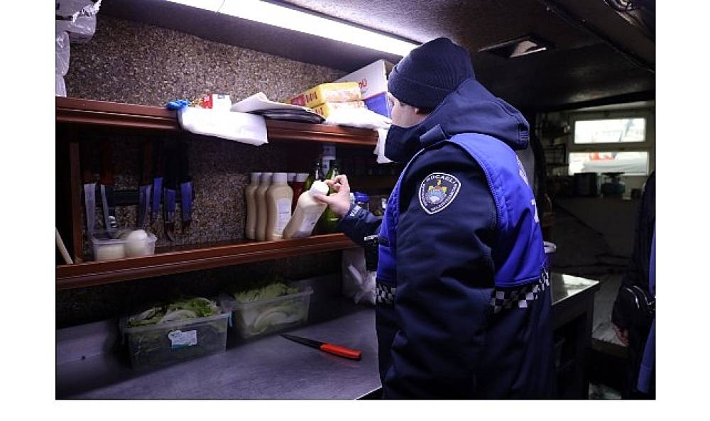 Zabıtadan balık&ccedil;ı teknelerine yılbaşı denetimi