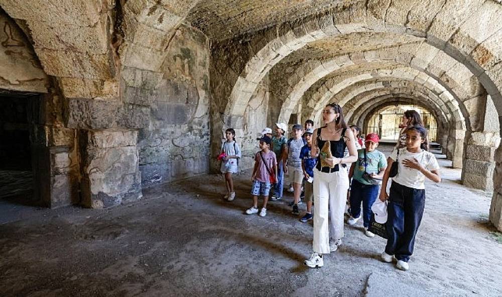 İzmir'in mirası &ccedil;ocuklarla geleceğe taşınıyor