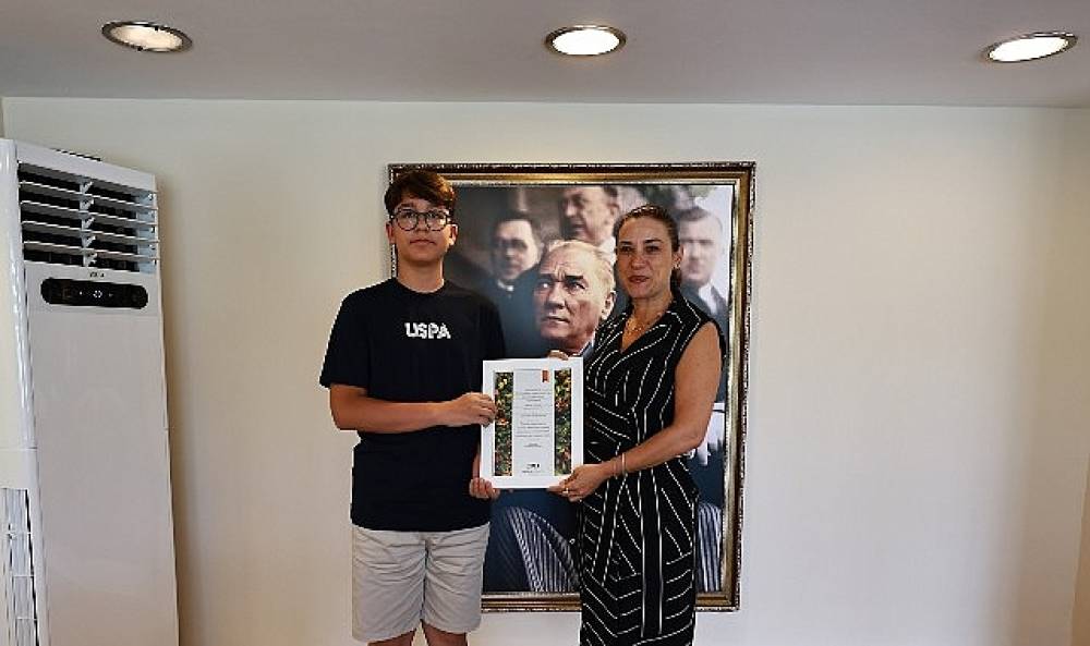 Efes Sel&ccedil;uk'un Gururu Emirhan Kaptan'a TEMA Vakfı Bağışıyla Tebrik