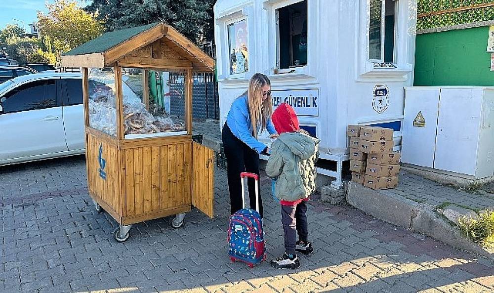 Güzelbahçe Belediyesi'nden Süt-Simit Desteğine Devam